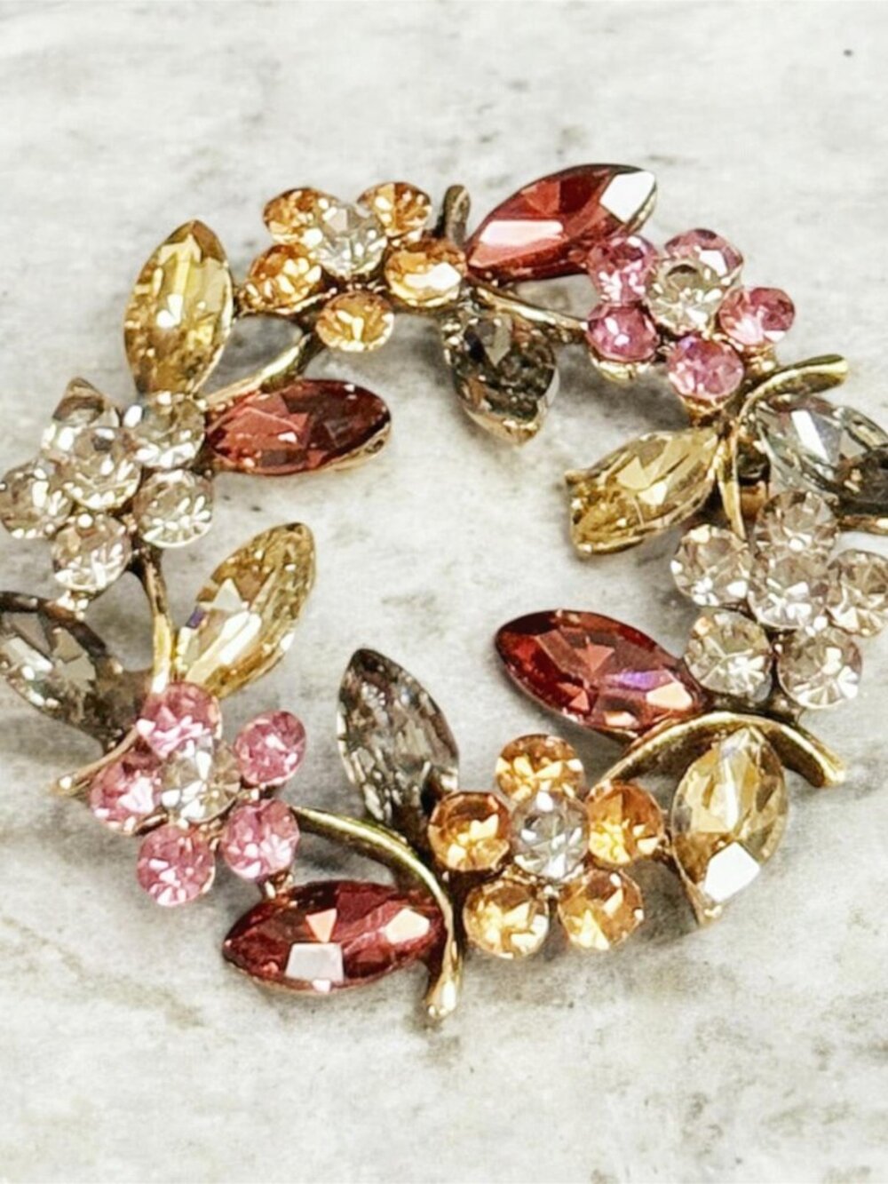 Vintage Brooches for Women, gold crystal Brooches, Flower brooch, wreath brooch